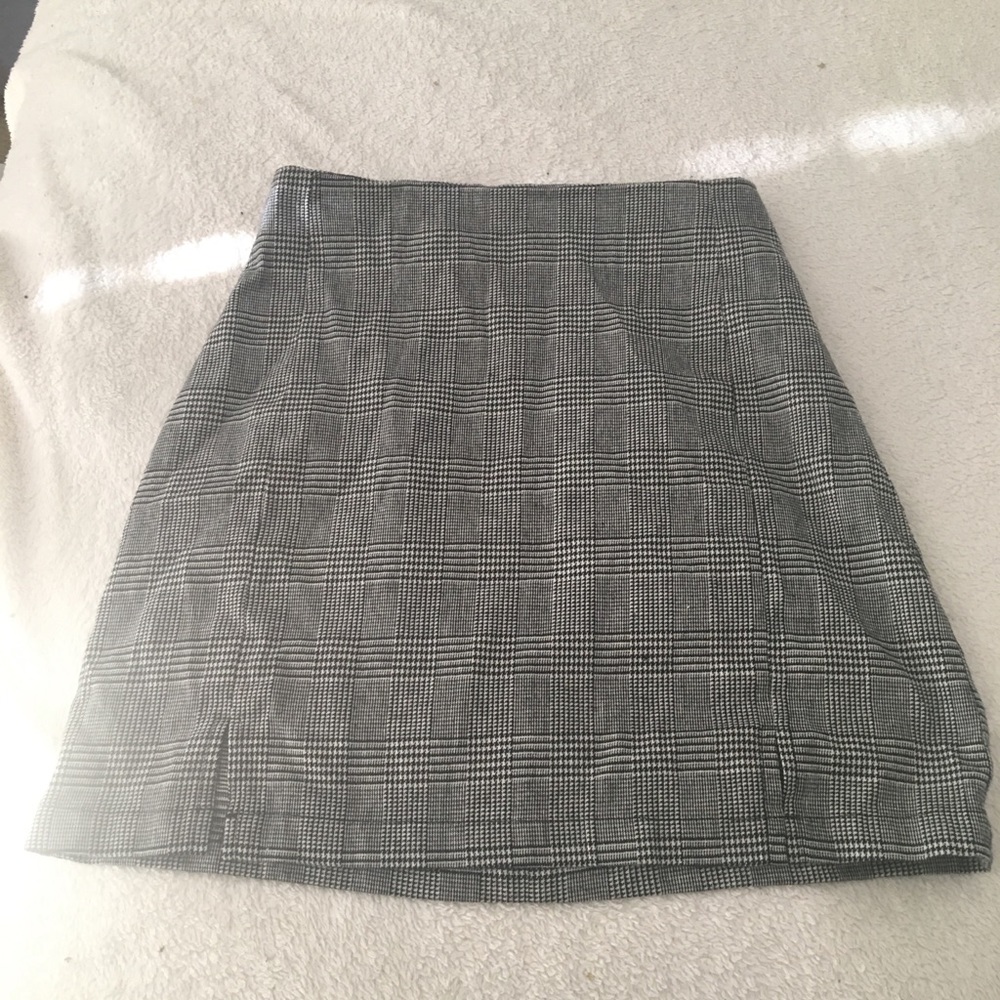 Black and white brandy melville cara skirt